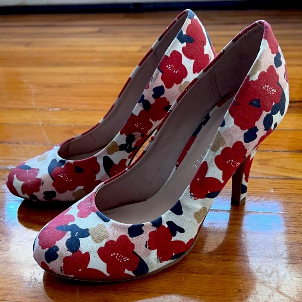 Floral design women’s heels